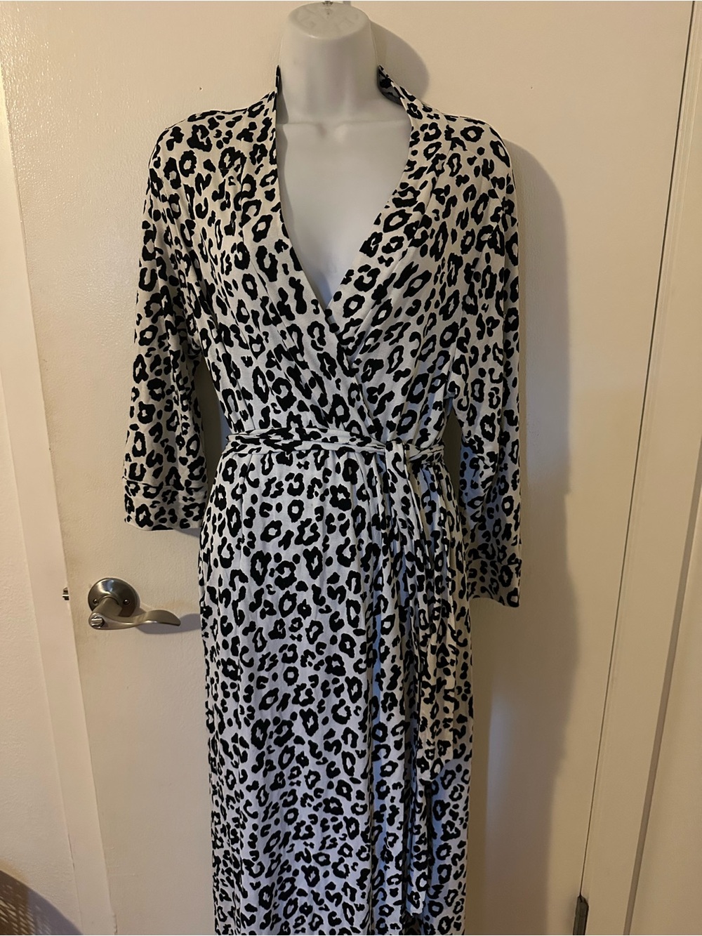 Leopard Print Wrap Robe - Black & White